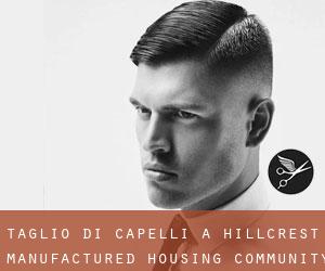 Taglio di capelli a Hillcrest Manufactured Housing Community